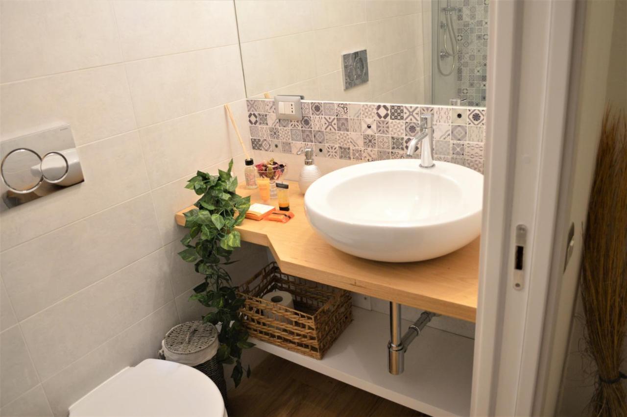 Domu 600 - Suite Mini Appartamento Cagliari Centro Storico Esterno foto