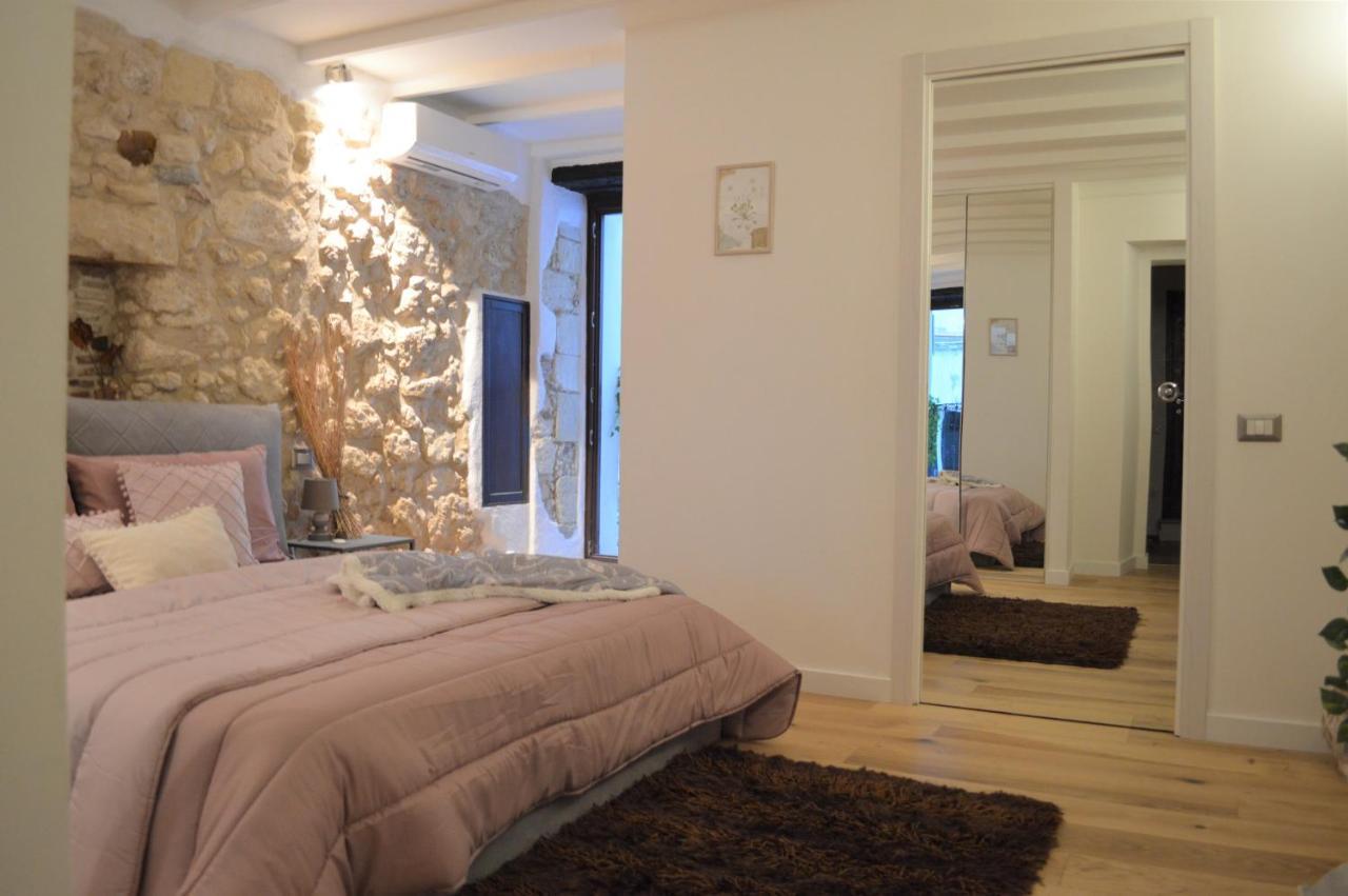 Domu 600 - Suite Mini Appartamento Cagliari Centro Storico Esterno foto