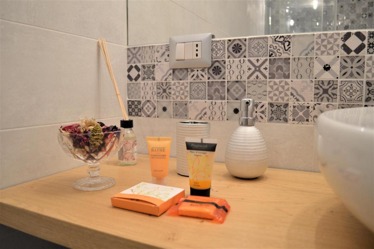 Domu 600 - Suite Mini Appartamento Cagliari Centro Storico Esterno foto