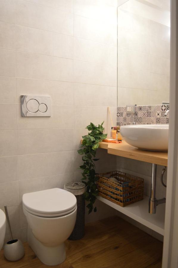 Domu 600 - Suite Mini Appartamento Cagliari Centro Storico Esterno foto